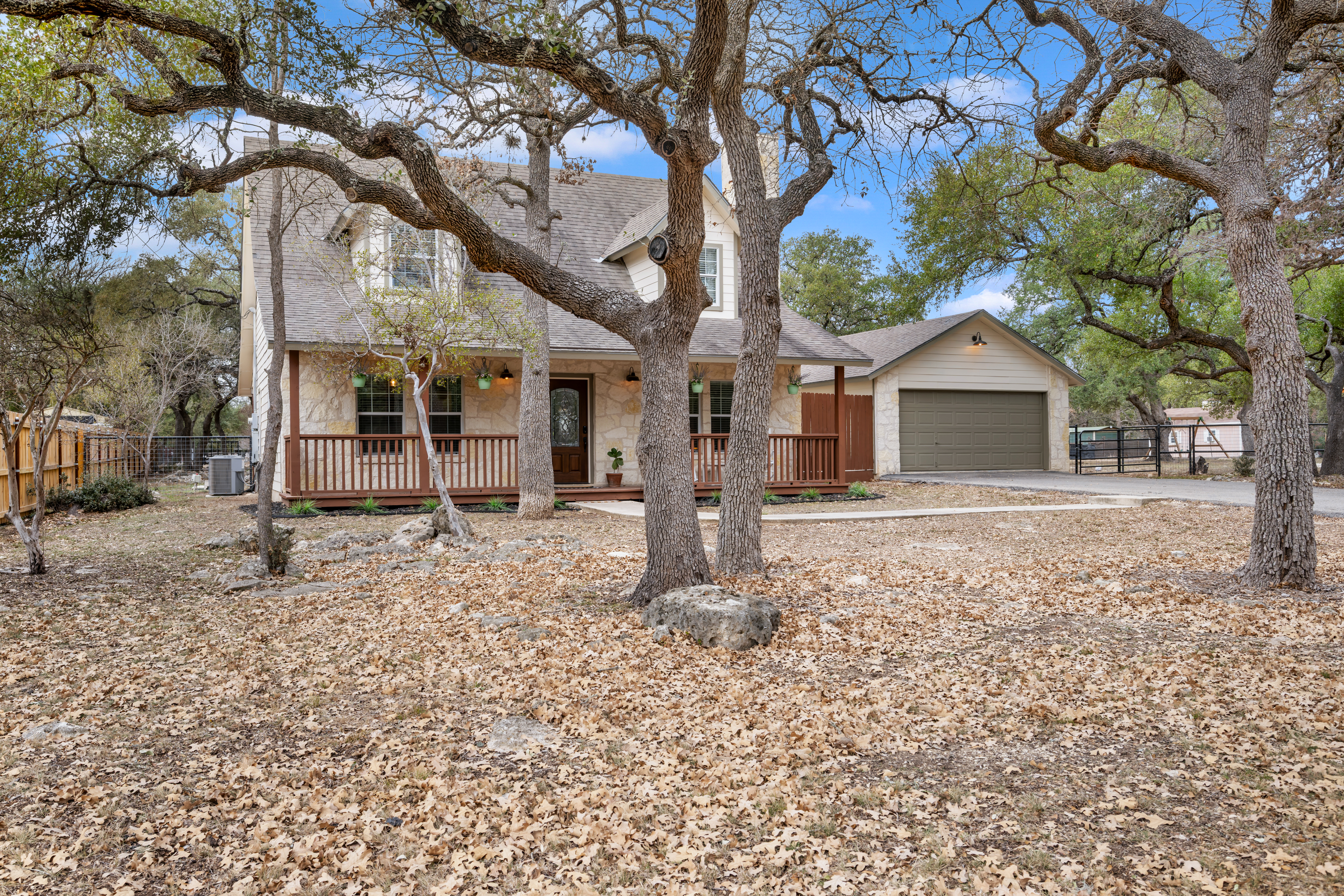  Updated Hill Country Gem with Community Parks and River Access - 物件實景