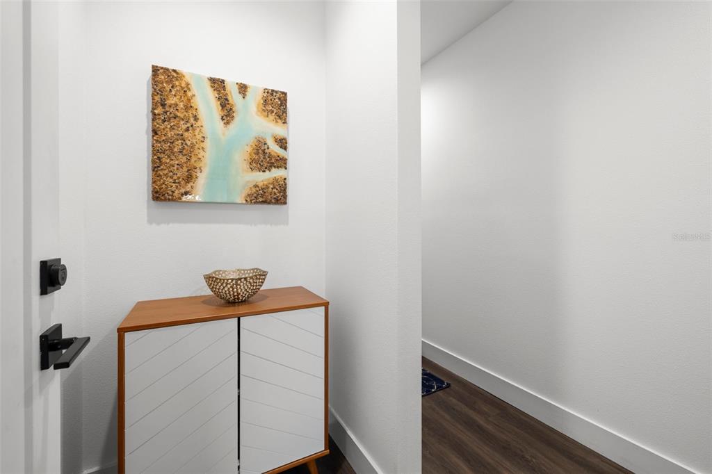 St Petersburg, Florida, 33701, United States, 2 Bedrooms Bedrooms, ,3 BathroomsBathrooms,Residential,For Sale,1994589