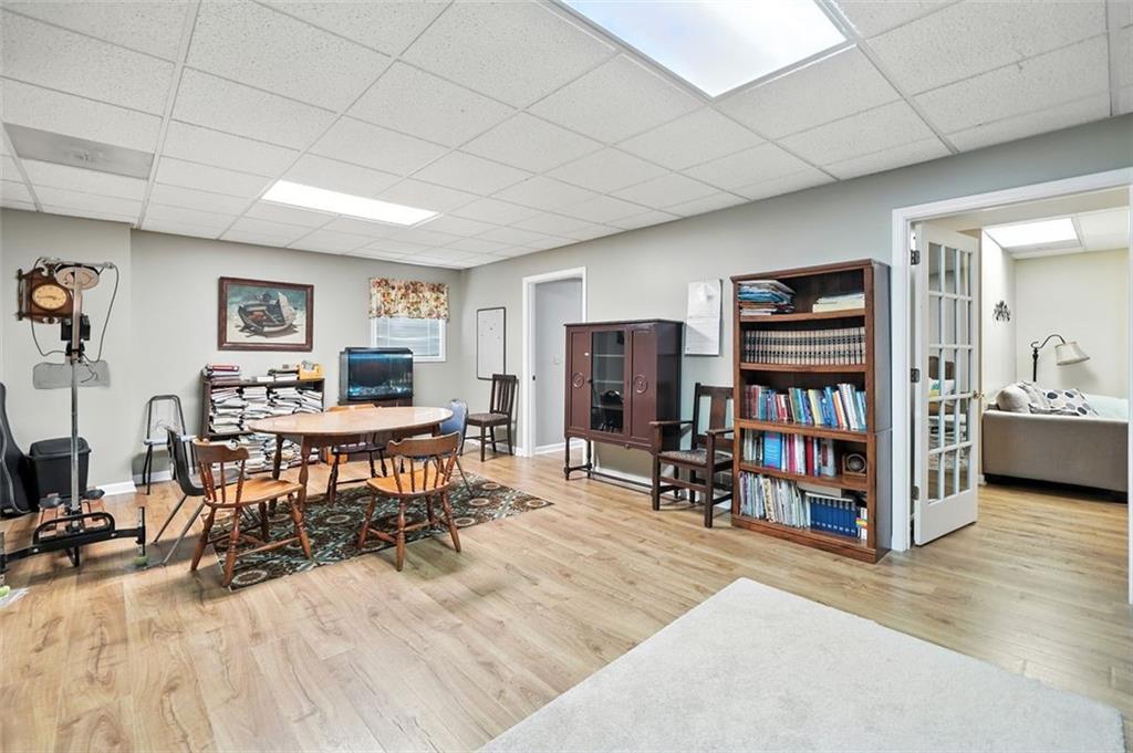 Roswell, Georgia, 30076, United States, 5 Bedrooms Bedrooms, ,4 BathroomsBathrooms,Residential,For Sale,1917059