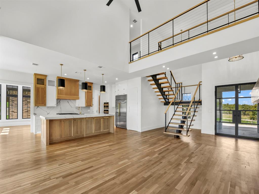 Weatherford, Texas, 76087, United States, 4 Bedrooms Bedrooms, ,4 BathroomsBathrooms,Residential,For Sale,1981455