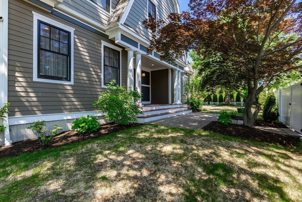Newton, Massachusetts, 02460, United States, 4 Bedrooms Bedrooms, ,5 BathroomsBathrooms,Residential,For Sale,1830588