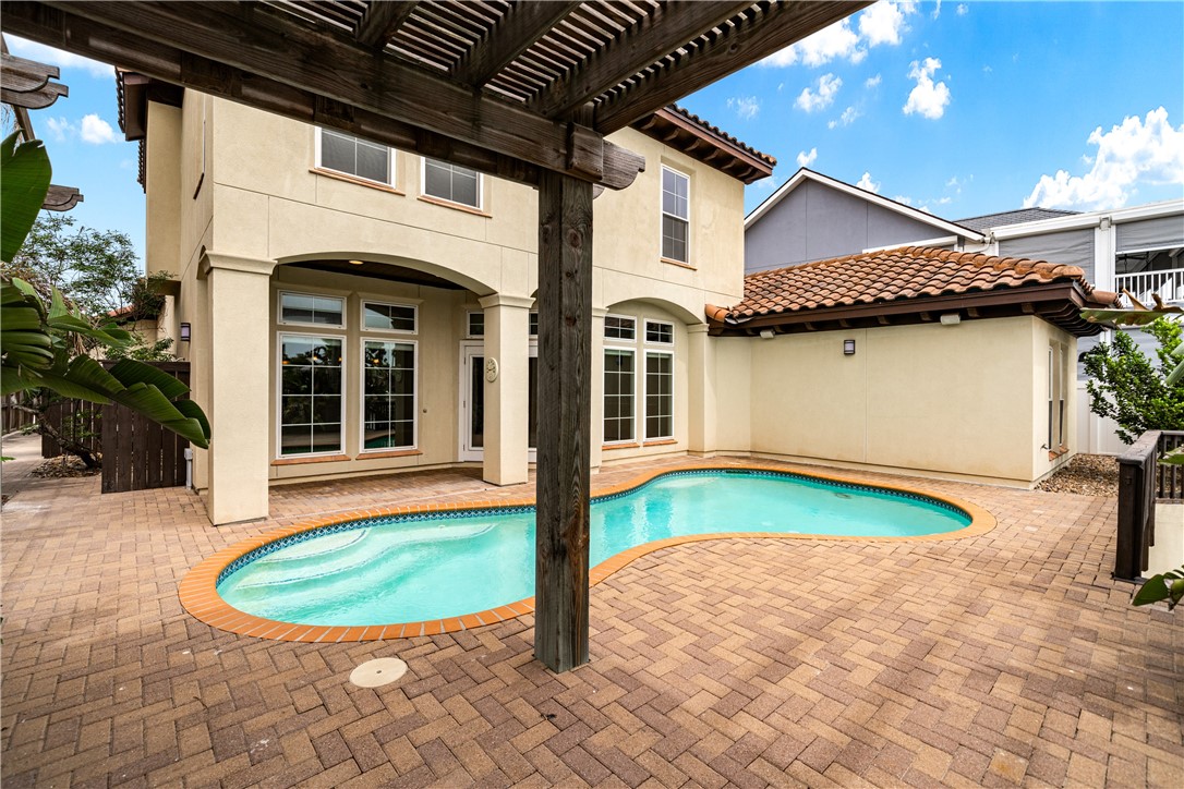 Corpus Christi, Texas, 78418, United States, 4 Bedrooms Bedrooms, ,4 BathroomsBathrooms,Residential,For Sale,1917782