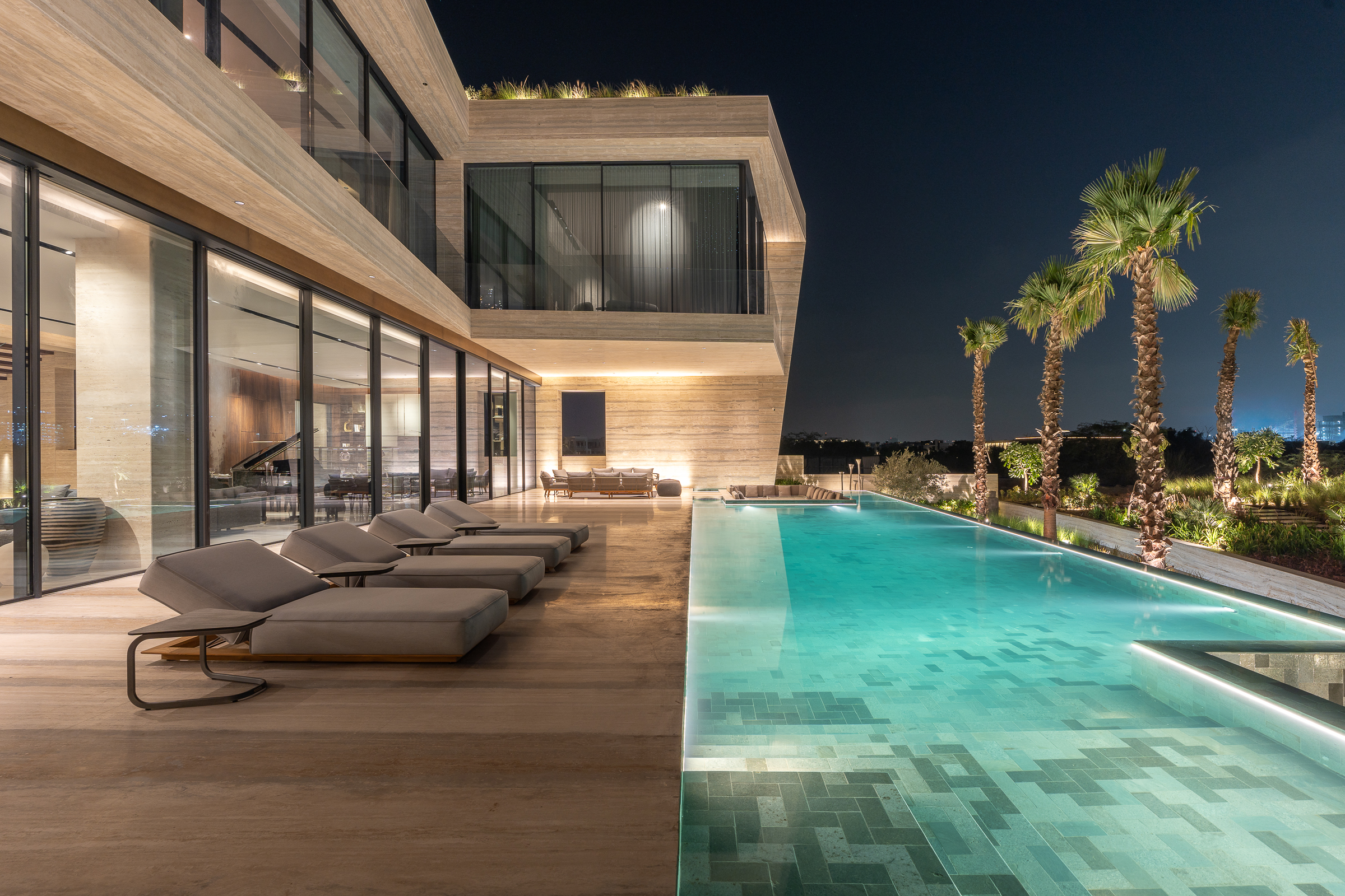  Custom-Built Mansion with Stunning Sunset Views - 物件實景