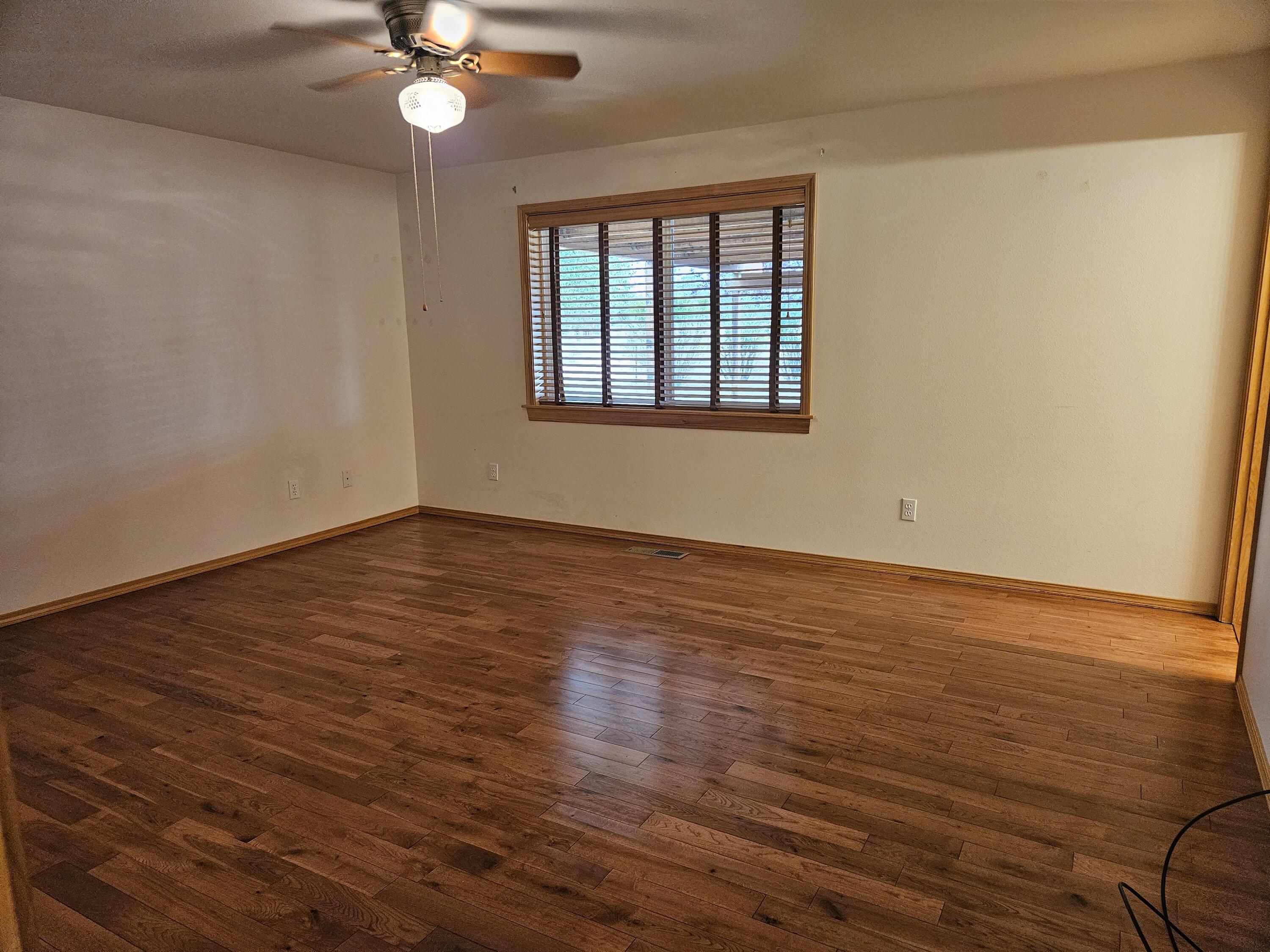 Redmond, Oregon, 97756, United States, 3 Bedrooms Bedrooms, ,2 BathroomsBathrooms,Residential,For Sale,1931963