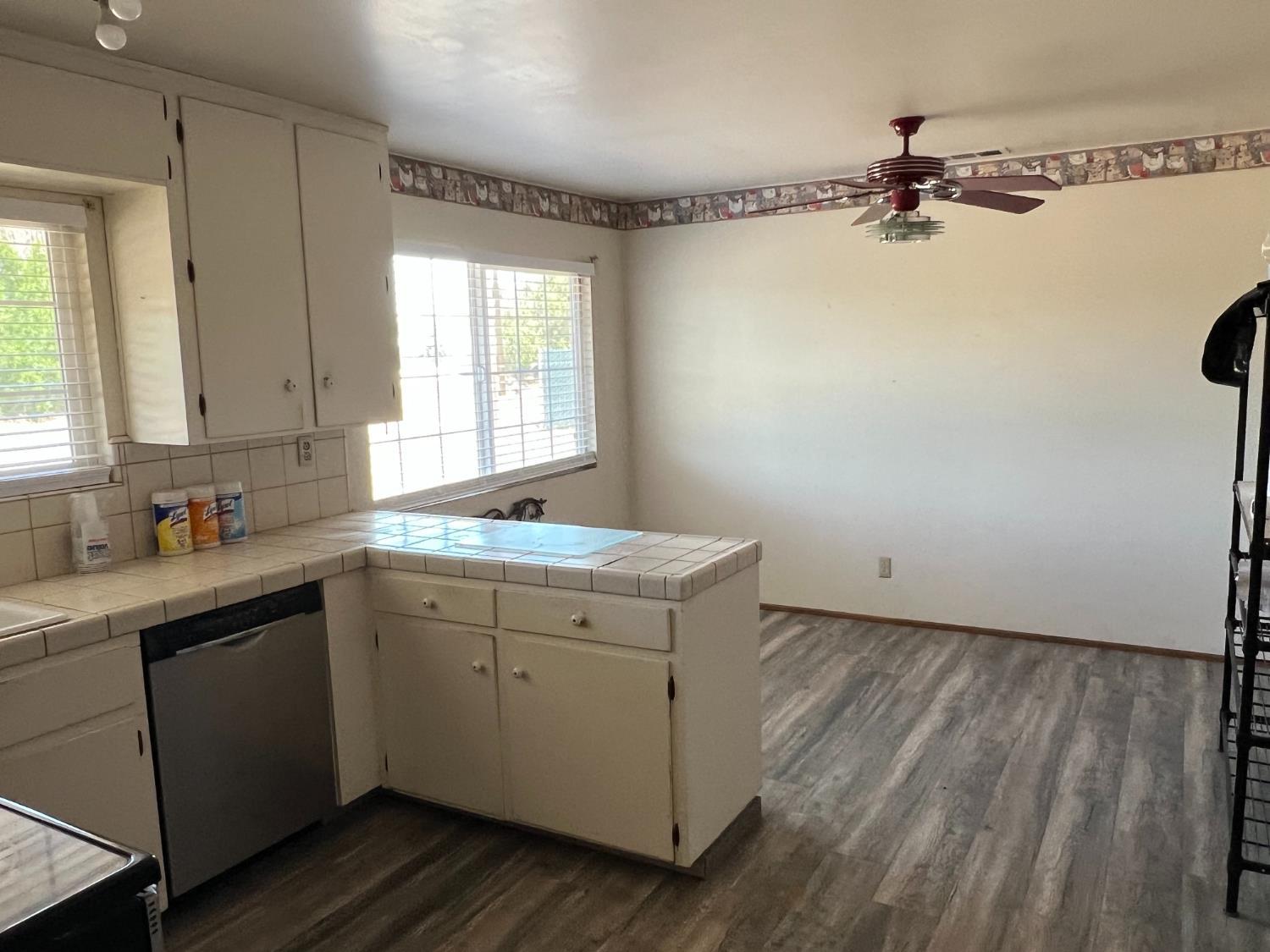 Hughson, California, 95326, United States, 3 Bedrooms Bedrooms, ,2 BathroomsBathrooms,Residential,For Sale,2048137
