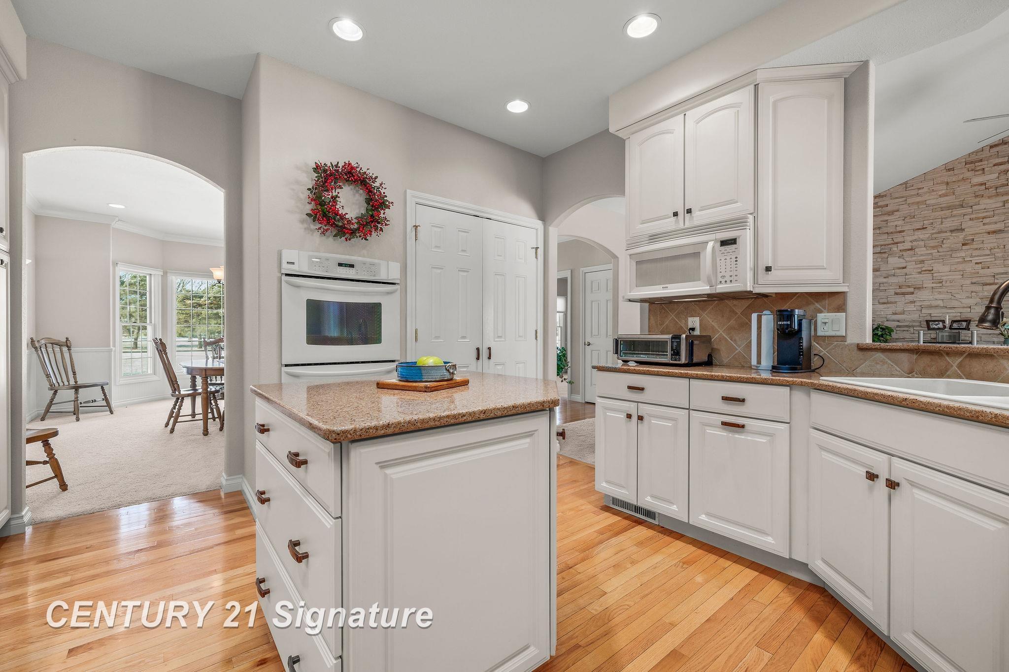 Freeland, Michigan, 48623, United States, 5 Bedrooms Bedrooms, ,4 BathroomsBathrooms,Residential,For Sale,1973671