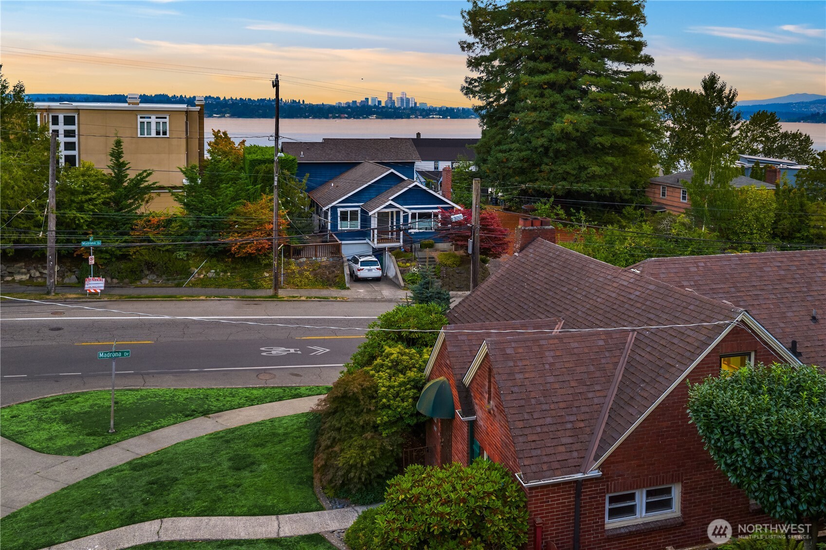 Seattle, Washington, 98122, United States, 3 Bedrooms Bedrooms, ,2 BathroomsBathrooms,Residential,For Sale,1987747