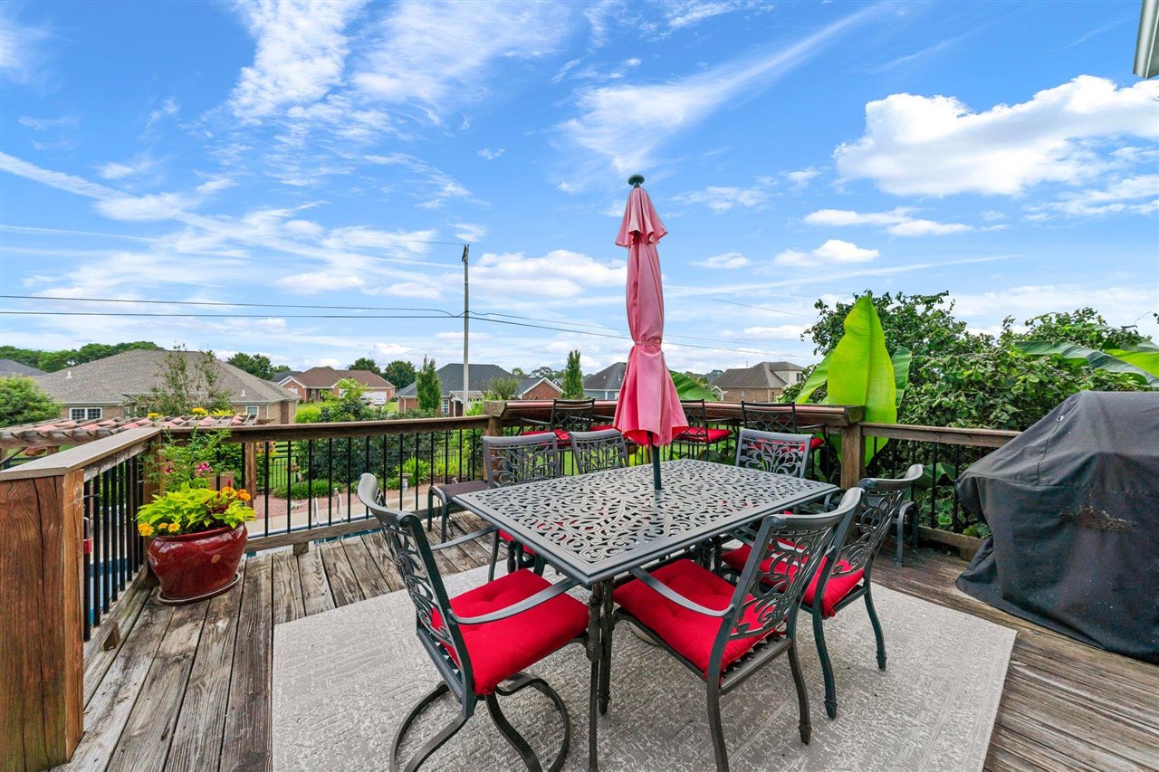 Bowling Green, Kentucky, 42104, United States, 6 Bedrooms Bedrooms, ,4 BathroomsBathrooms,Residential,For Sale,1882789