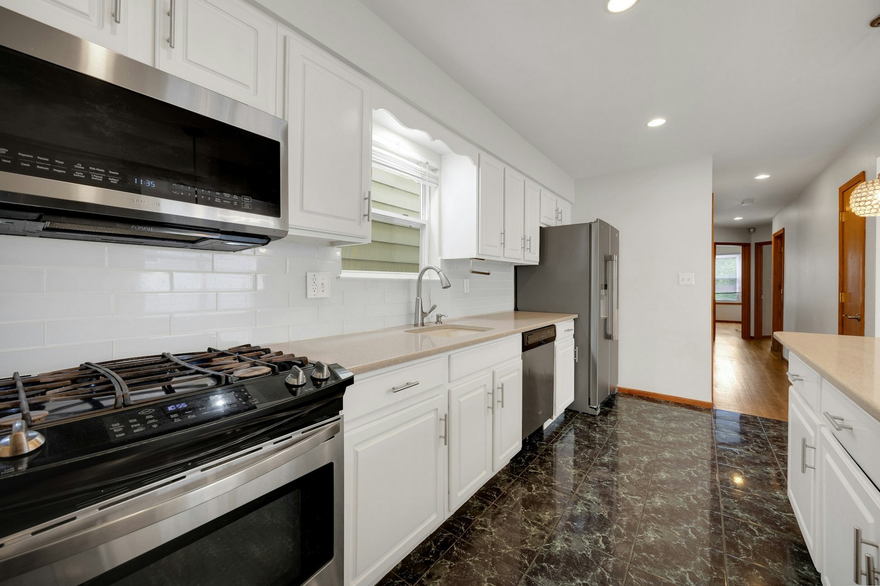  149 Hobart Avenue, Bayonne, NJ 07002 - 物件實景