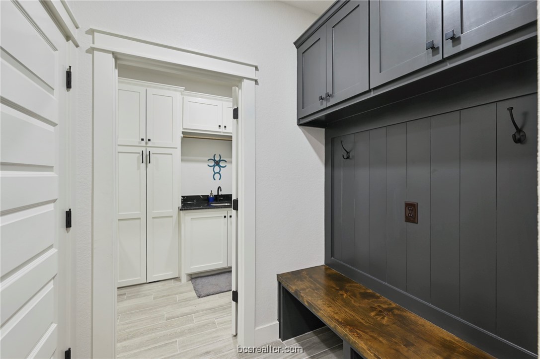 Bryan, Texas, 77808-7031, United States, 4 Bedrooms Bedrooms, ,4 BathroomsBathrooms,Residential,For Sale,1978481