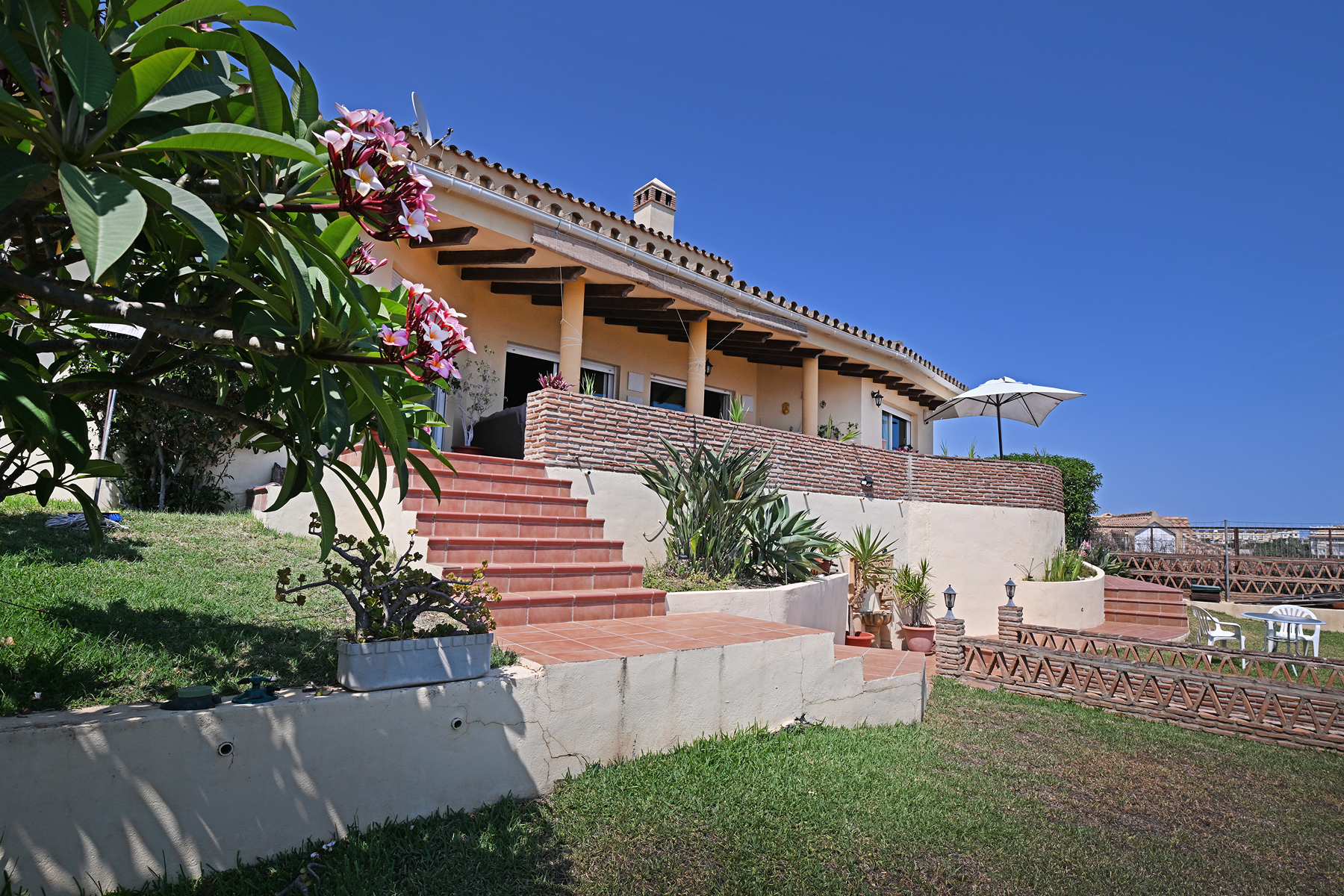  South-facing villa with panoramic sea views in La Cala del Moral - 物件實景