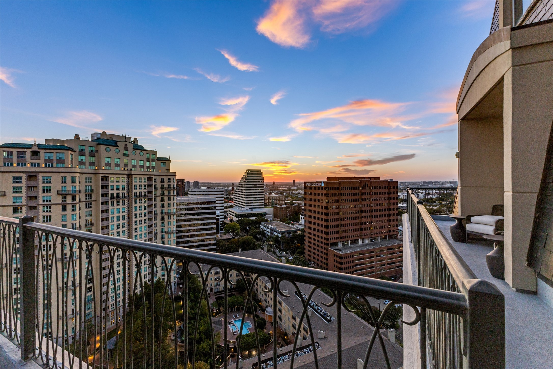 Dallas, Texas, 75219, United States, 3 Bedrooms Bedrooms, ,4 BathroomsBathrooms,Residential,For Sale,1993502