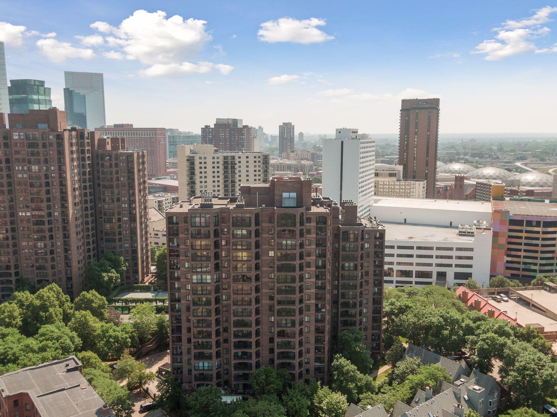Minneapolis, Minnesota, 55403, United States, 2 Bedrooms Bedrooms, ,1 BathroomBathrooms,Residential,For Sale,1794027