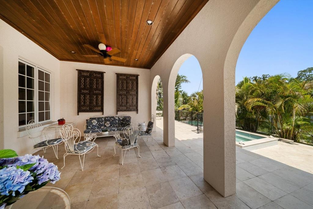 Tampa, Florida, 33606, United States, 5 Bedrooms Bedrooms, ,4 BathroomsBathrooms,Residential,For Sale,1827015