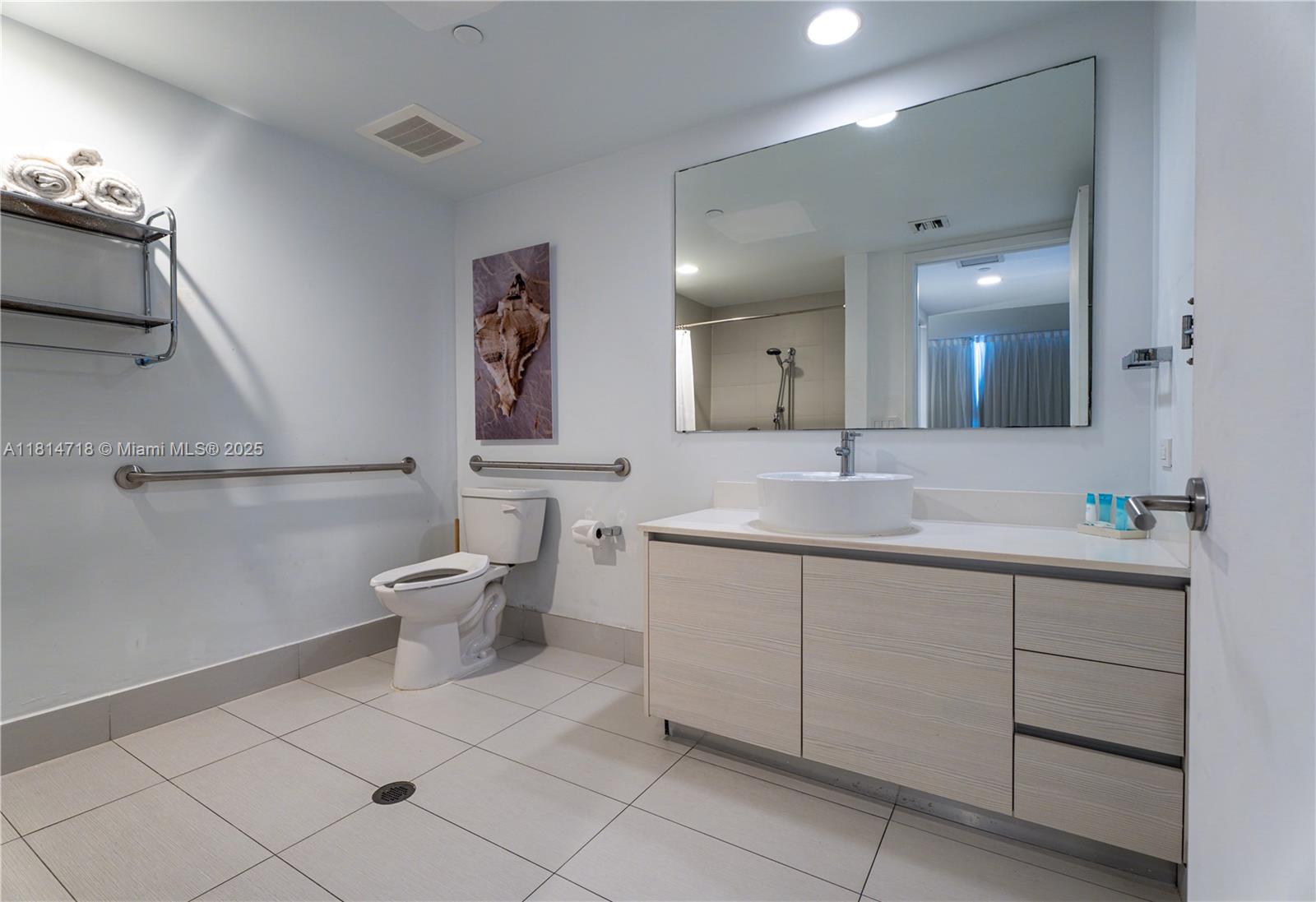 Hallandale Beach, Florida, 33009, United States, 2 Bedrooms Bedrooms, ,2 BathroomsBathrooms,Residential,For Sale,1840698