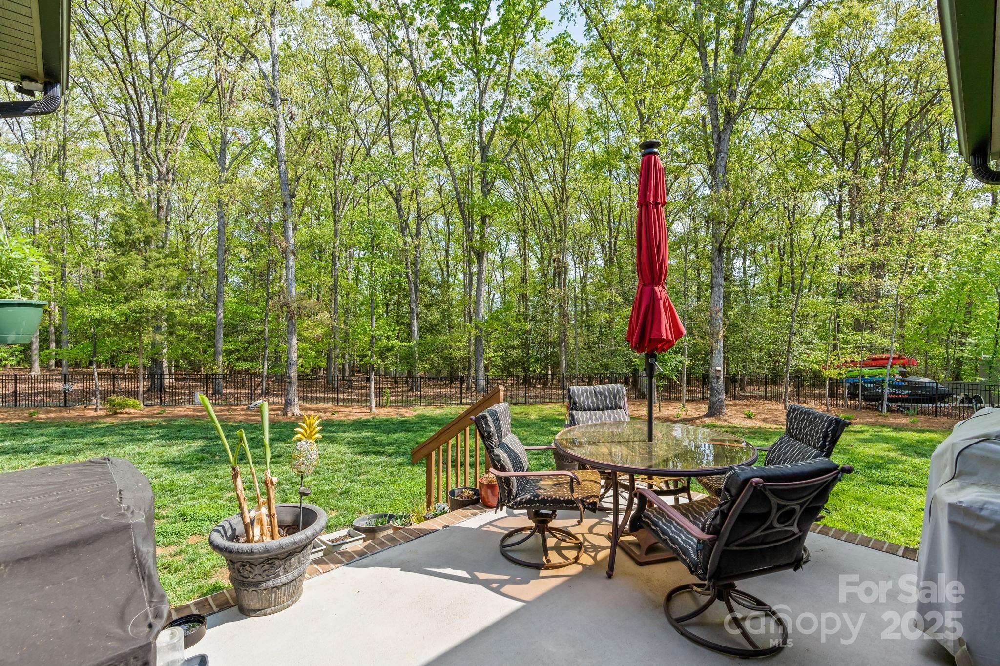 Lexington, North Carolina, 27292, United States, 4 Bedrooms Bedrooms, ,3 BathroomsBathrooms,Residential,For Sale,1847027
