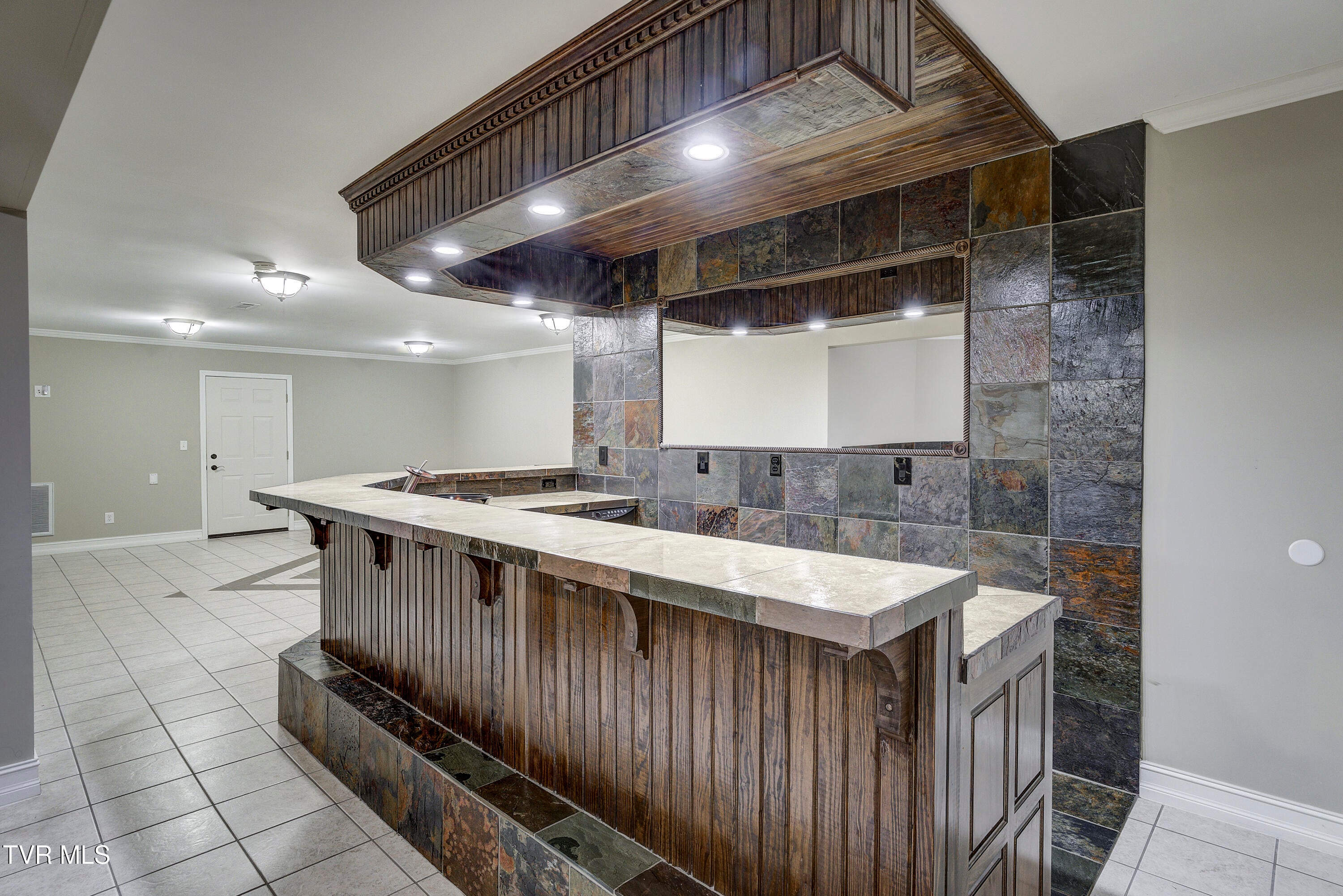 Bristol, Tennessee, 37620, United States, 4 Bedrooms Bedrooms, ,4 BathroomsBathrooms,Residential,For Sale,2001712