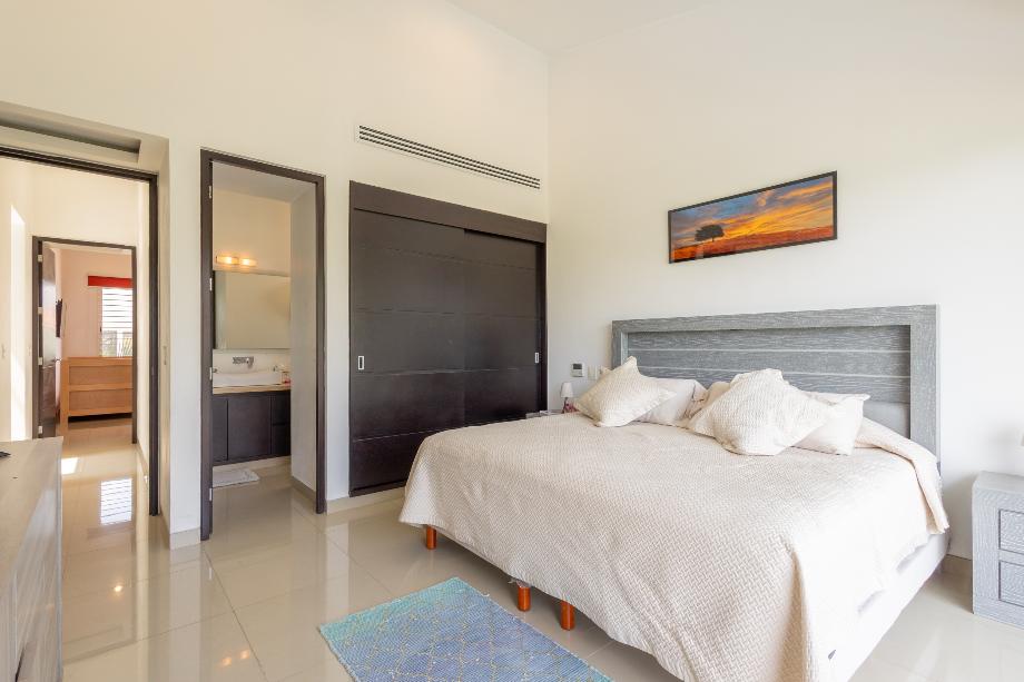 Emiliano Zapata, Morelos, 62765, Mexico, 5 Bedrooms Bedrooms, ,6 BathroomsBathrooms,Residential,For Sale,1965524