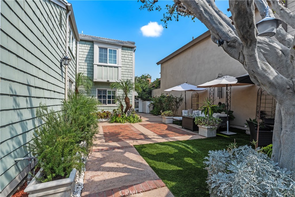 Irvine, California, 92620, United States, 3 Bedrooms Bedrooms, ,4 BathroomsBathrooms,Residential,For Sale,1987963