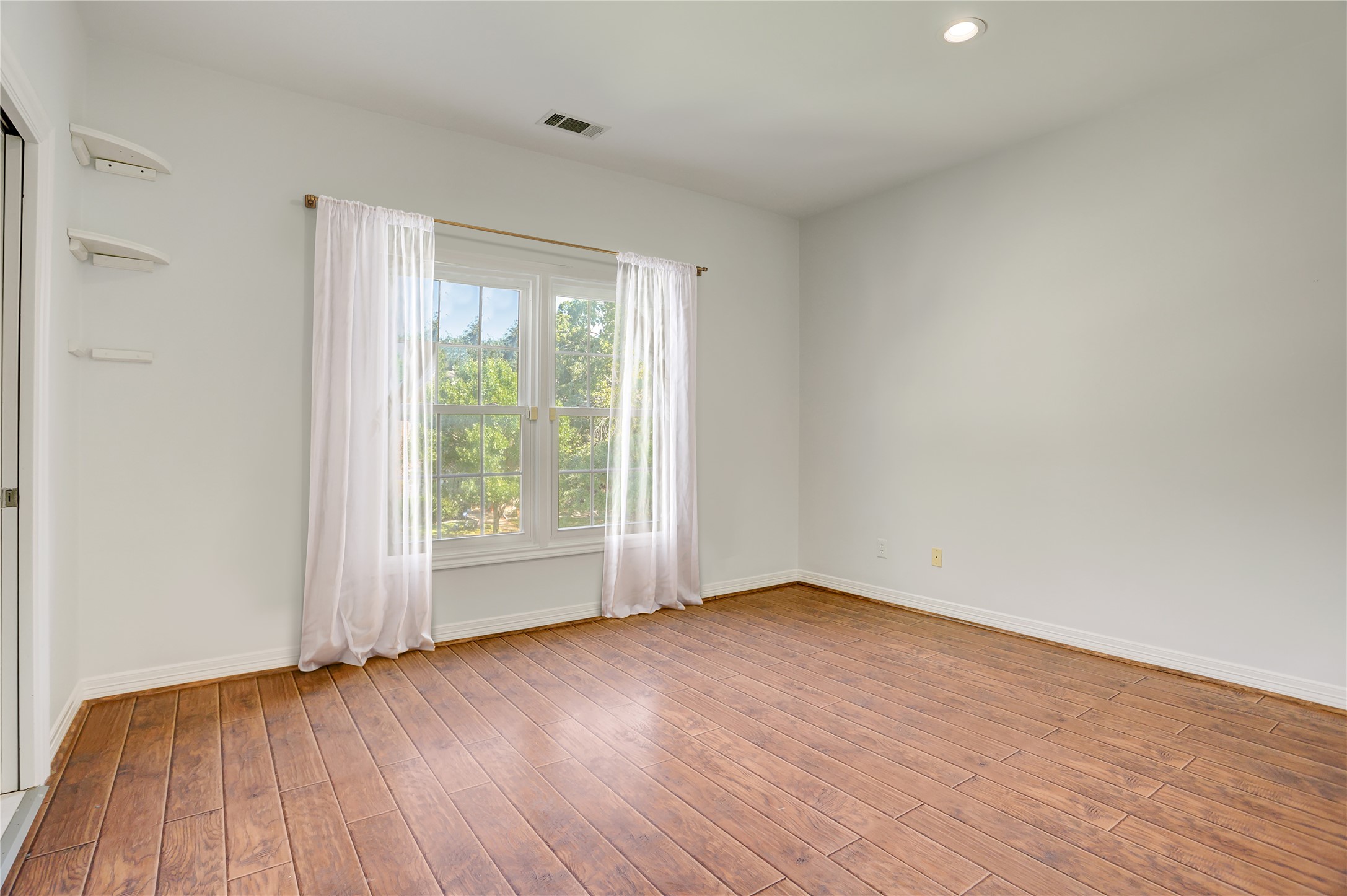  3505 Gramercy Street - 物件實景