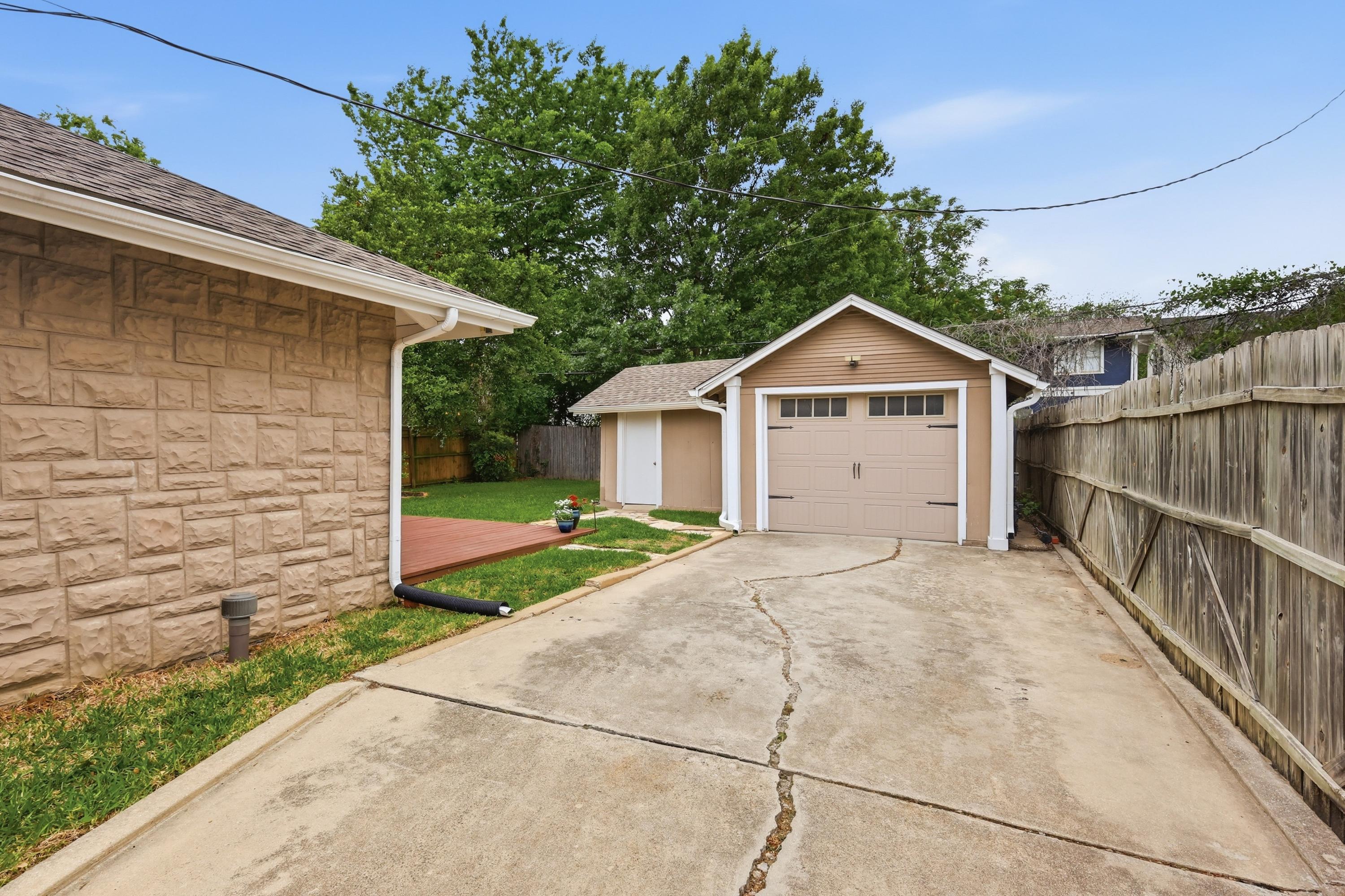  1300 Buck Avenue, Fort Worth, TX, 76110 - 物件實景