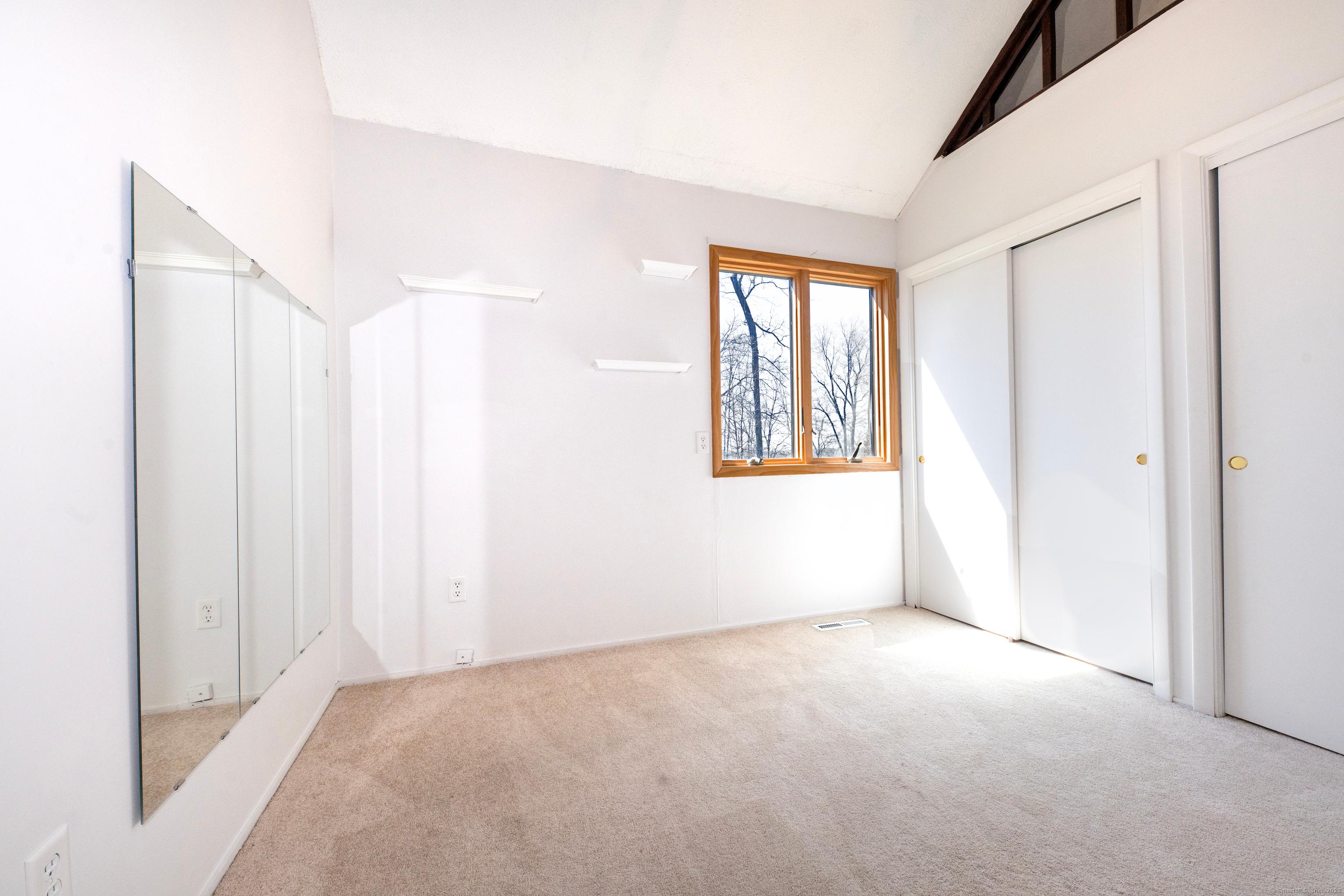 Guilford, Connecticut, 06437, United States, 3 Bedrooms Bedrooms, ,2 BathroomsBathrooms,Residential,For Sale,1935786