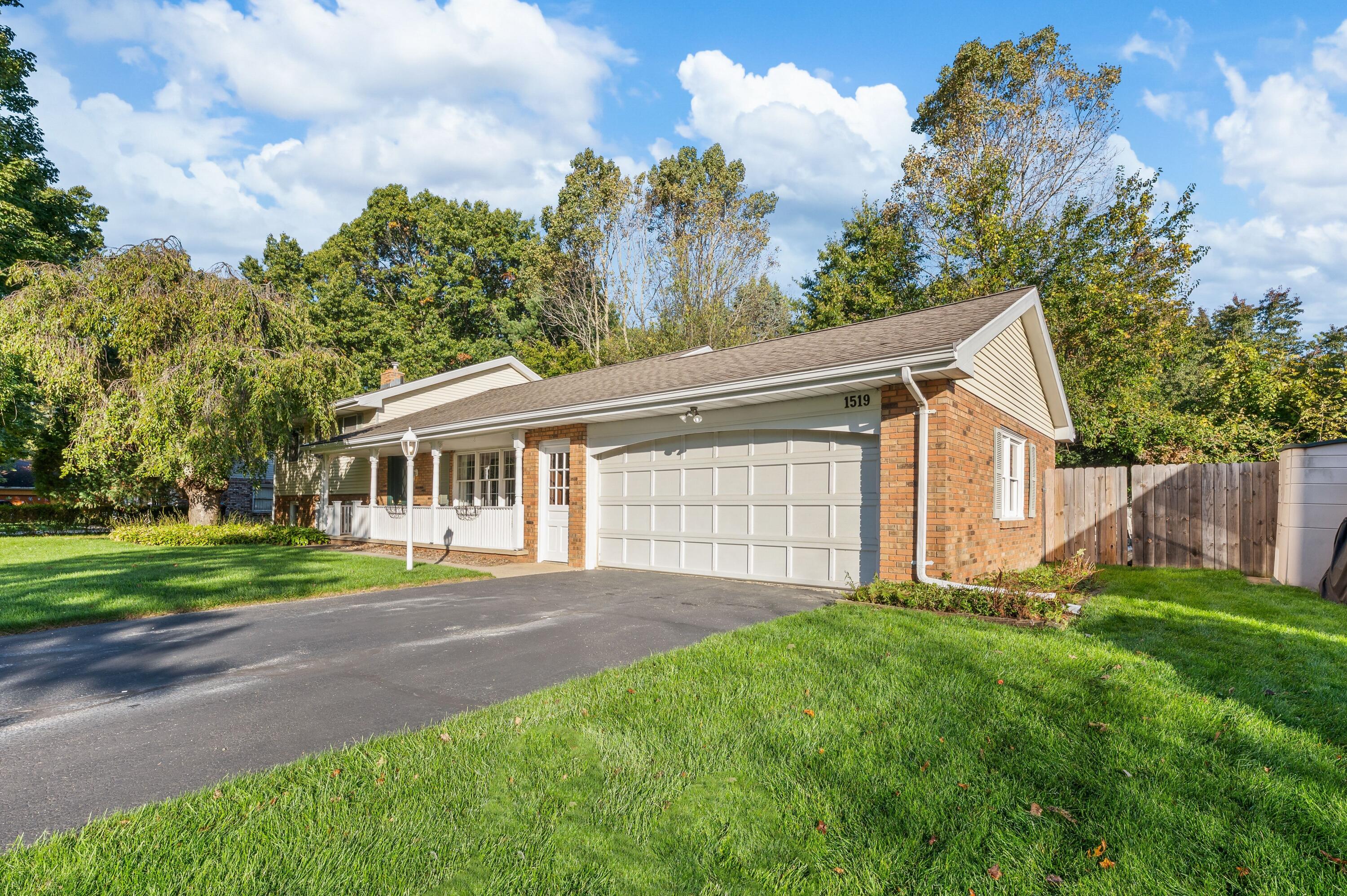 Saint Joseph Cir, Saint Joseph, MI 49085 #1