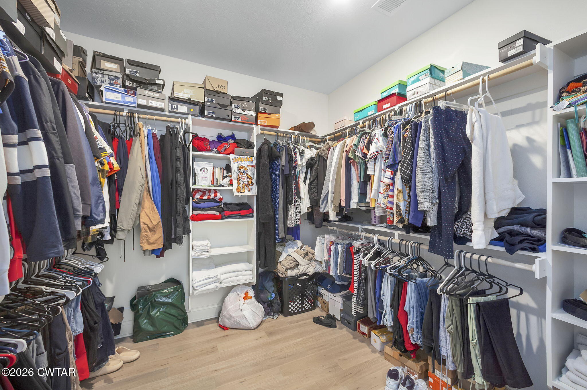 Jackson, Tennessee, 38305, United States, 5 Bedrooms Bedrooms, ,4 BathroomsBathrooms,Residential,For Sale,2016388