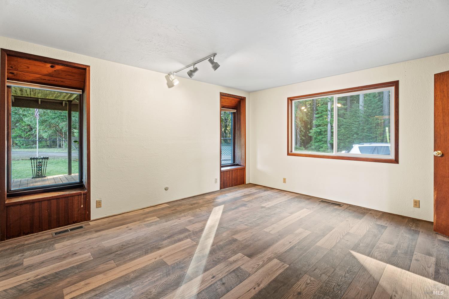 Philo, California, 95466, United States, 3 Bedrooms Bedrooms, ,3 BathroomsBathrooms,Residential,For Sale,1987364