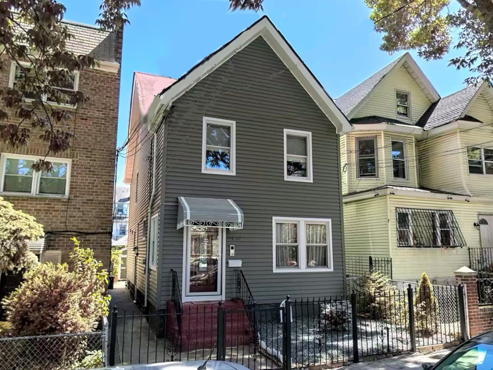 Elmhurst, New York, 11373, United States, 10 Bedrooms Bedrooms, ,3 BathroomsBathrooms,Residential,For Sale,1895054