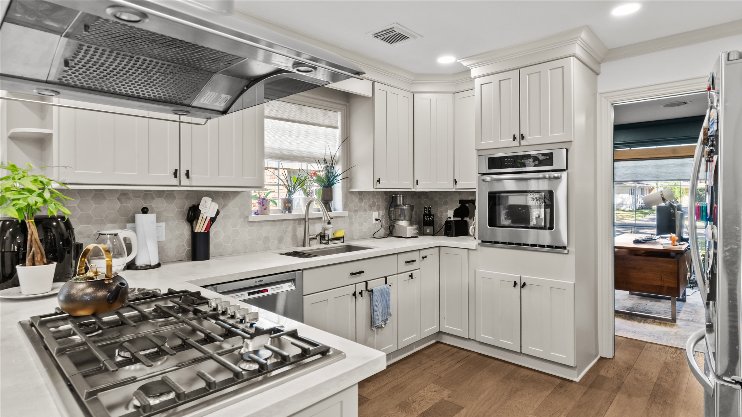 Houston, Texas, 77096, United States, 3 Bedrooms Bedrooms, ,3 BathroomsBathrooms,Residential,For Sale,1966528