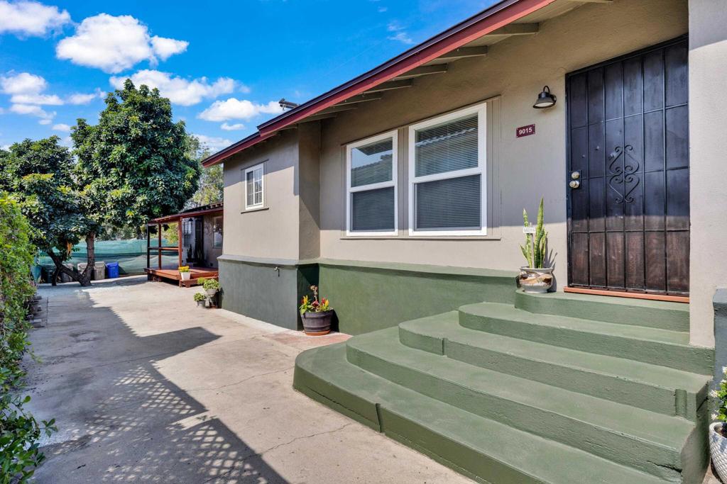 Spring Valley, California, 91977, United States, 6 Bedrooms Bedrooms, ,4 BathroomsBathrooms,Residential,For Sale,1996017