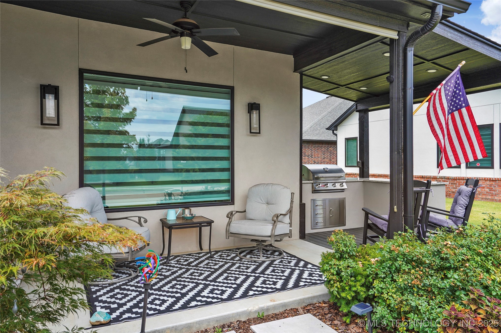Tulsa, Oklahoma, 74132, United States, 2 Bedrooms Bedrooms, ,2 BathroomsBathrooms,Residential,For Sale,1926160