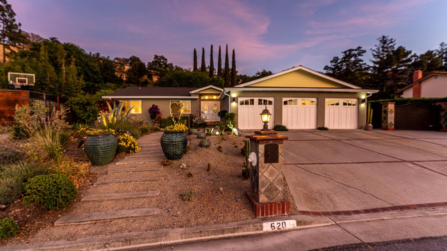 San Jose - Blossom Valley, California, 95123, United States, 3 Bedrooms Bedrooms, ,2 BathroomsBathrooms,Residential,For Sale,1742904