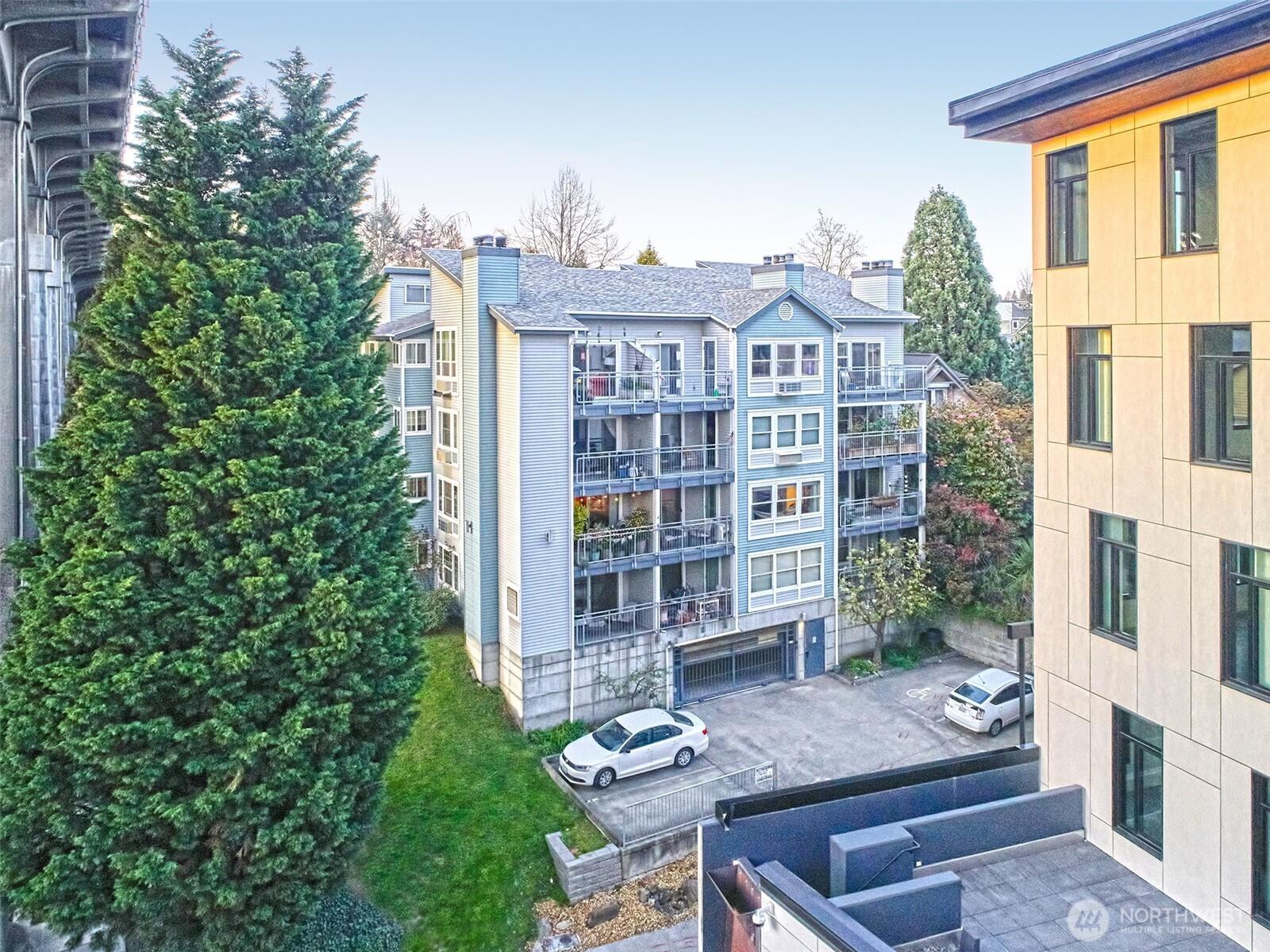 SEATTLE, Washington, 98103, United States, 2 Bedrooms Bedrooms, ,2 BathroomsBathrooms,Residential,For Sale,1794014