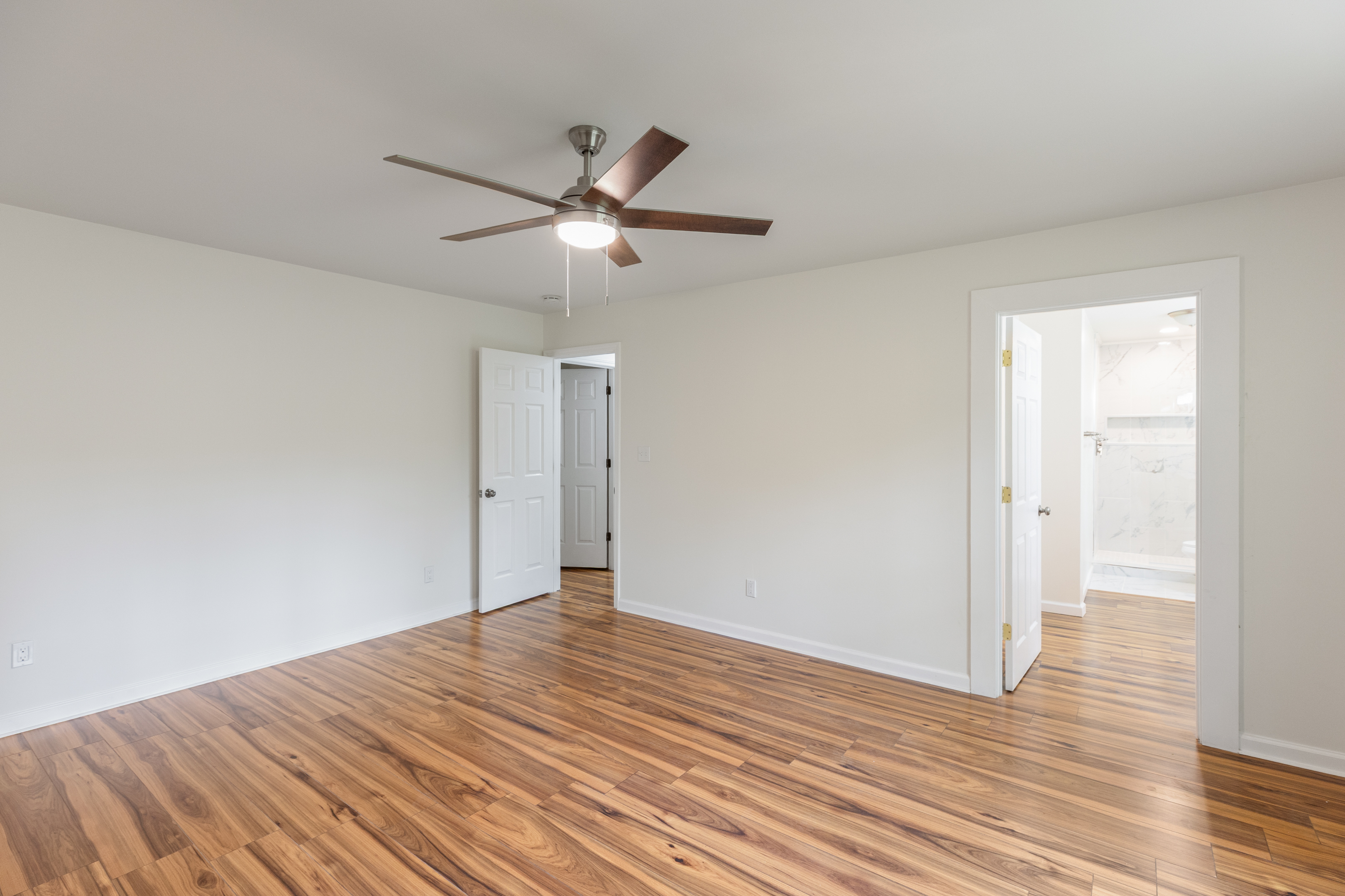  2129 Black Oak Drive - 物件實景
