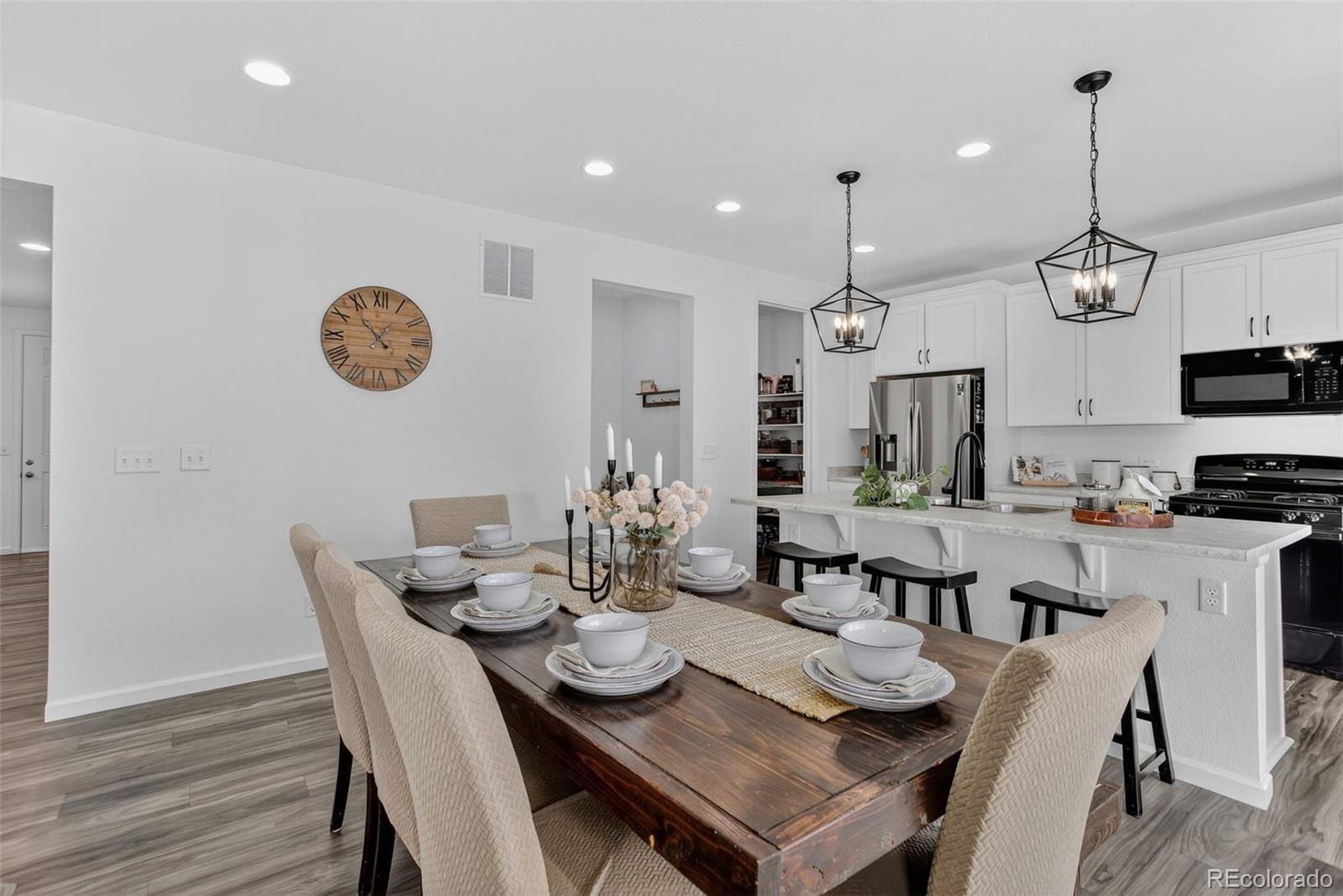 Castle Rock, Colorado, 80104, United States, 3 Bedrooms Bedrooms, ,2 BathroomsBathrooms,Residential,For Sale,1967525