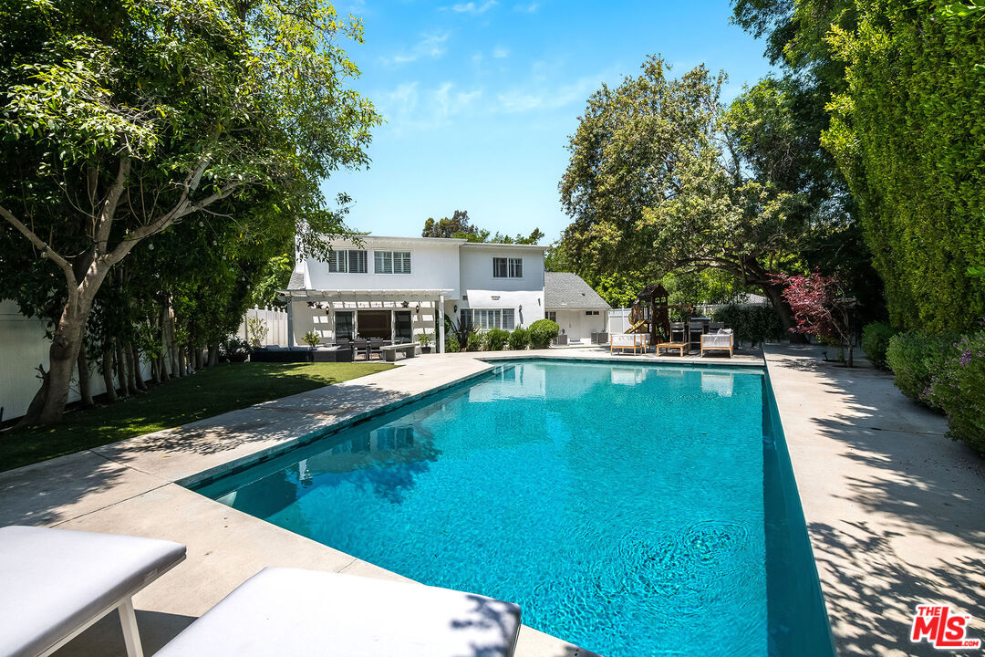 Studio City, California, 91604, United States, 4 Bedrooms Bedrooms, ,3 BathroomsBathrooms,Residential,For Sale,1850354