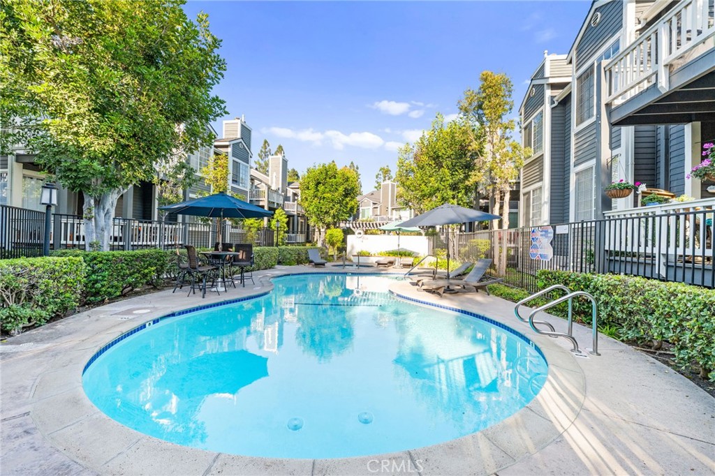 Costa Mesa, California, 92626, United States, 2 Bedrooms Bedrooms, ,2 BathroomsBathrooms,Residential,For Sale,1928708