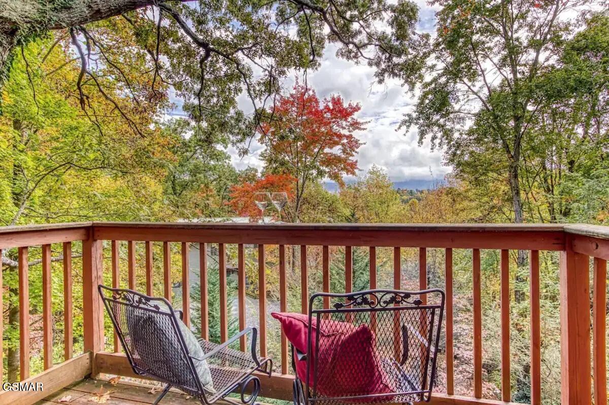 Gatlinburg, Tennessee, 37738, United States, 5 Bedrooms Bedrooms, ,4 BathroomsBathrooms,Residential,For Sale,2023747