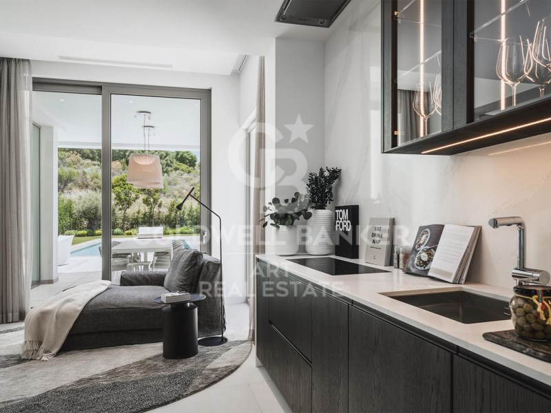 Estepona, Andalusia, ES, 5 Bedrooms Bedrooms, ,5 BathroomsBathrooms,Residential,For Sale,1828254