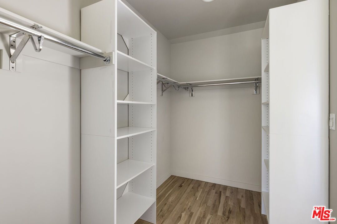 Los Angeles, California, 90039, United States, 3 Bedrooms Bedrooms, ,4 BathroomsBathrooms,Residential,For Sale,1934382