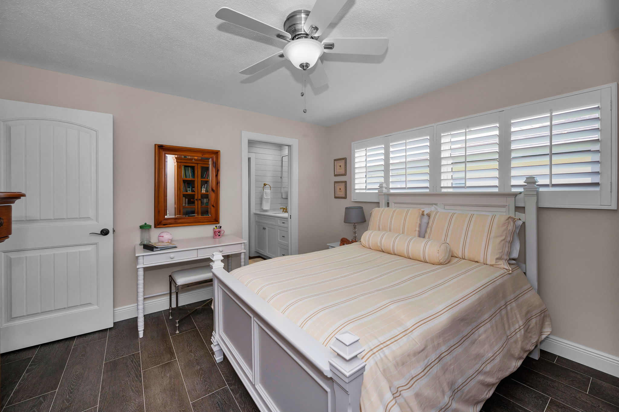 St Petersburg, Florida, 33703, United States, 4 Bedrooms Bedrooms, ,3 BathroomsBathrooms,Residential,For Sale,1978536