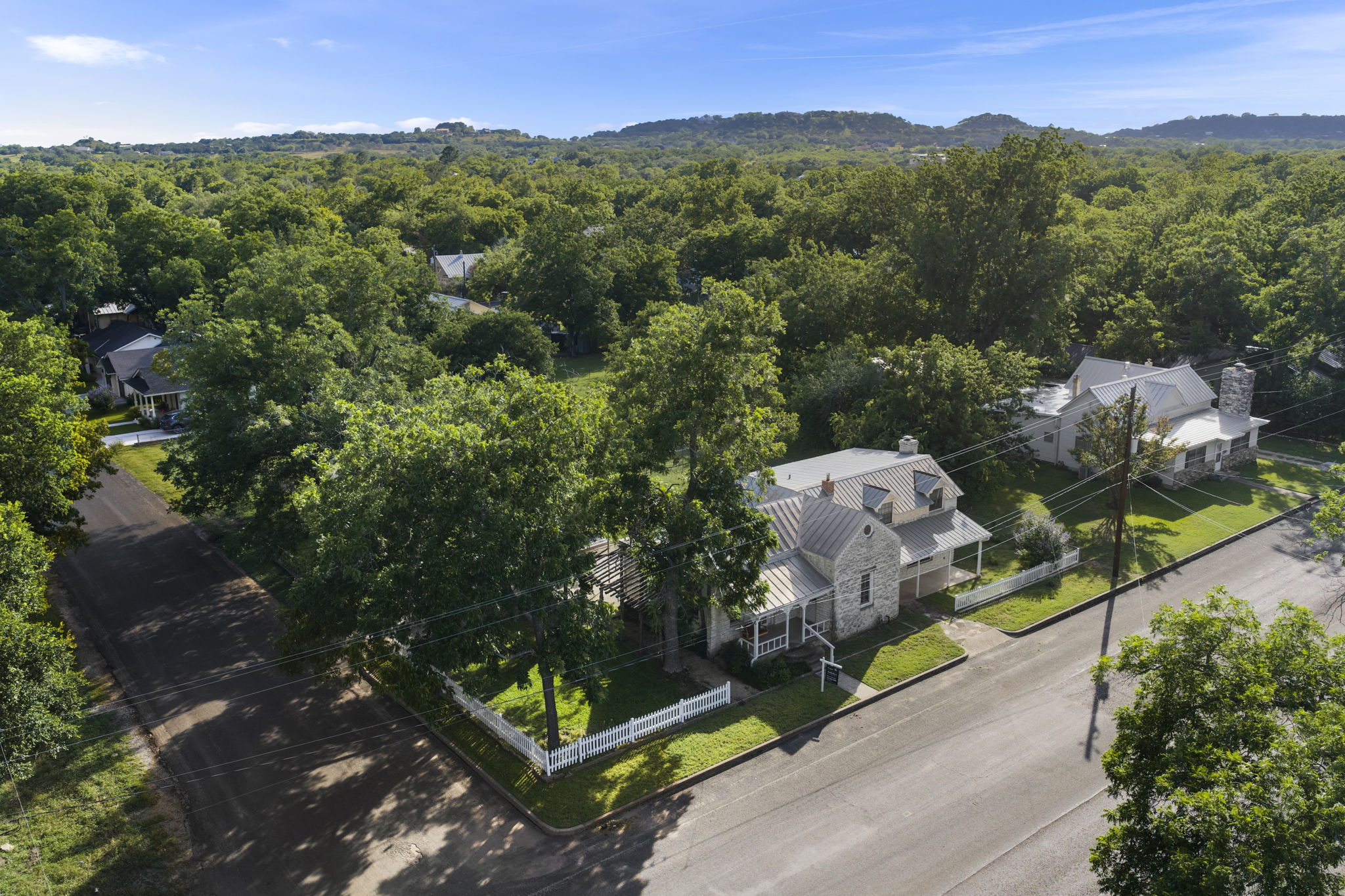  501 West Creek Street, Fredericksburg, TX 78624 - 物件實景