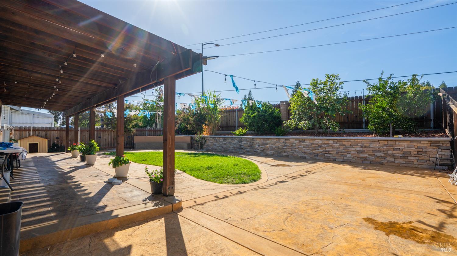 Vacaville, California, 95687, United States, 4 Bedrooms Bedrooms, ,2 BathroomsBathrooms,Residential,For Sale,1971477