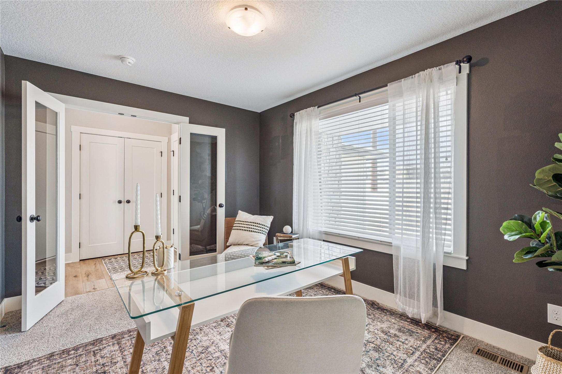 Urbandale, Iowa, 50323, United States, 5 Bedrooms Bedrooms, ,4 BathroomsBathrooms,Residential,For Sale,2005616