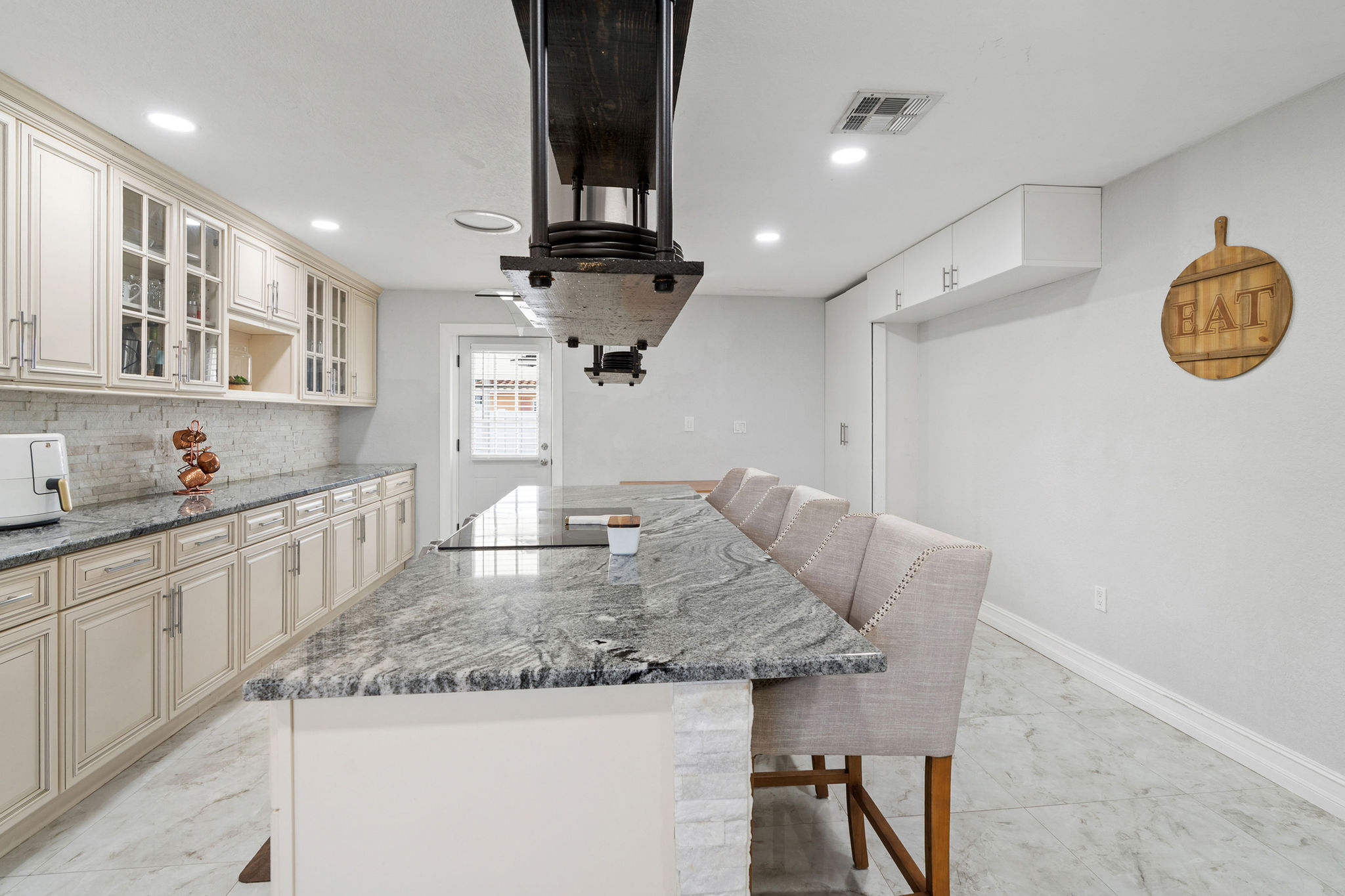 Largo, Florida, 33771, United States, 4 Bedrooms Bedrooms, ,2 BathroomsBathrooms,Residential,For Sale,2005183