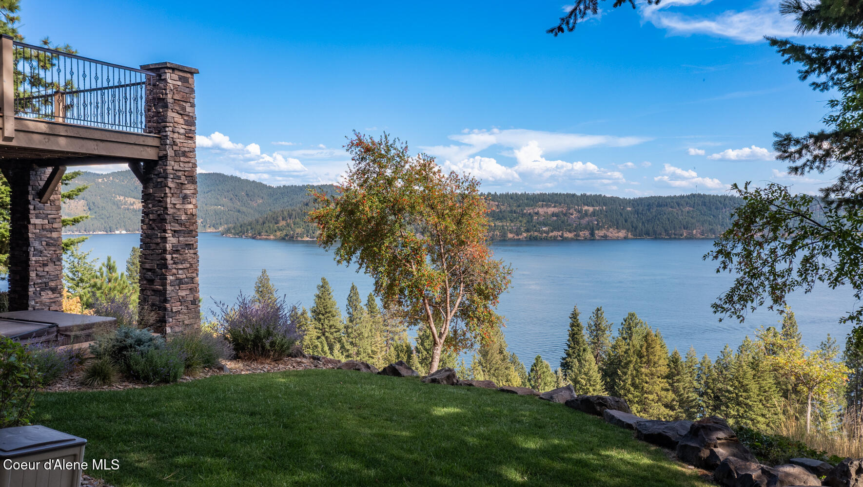 Coeur d'Alene, Idaho, 83814, United States, 4 Bedrooms Bedrooms, ,4 BathroomsBathrooms,Residential,For Sale,1909432