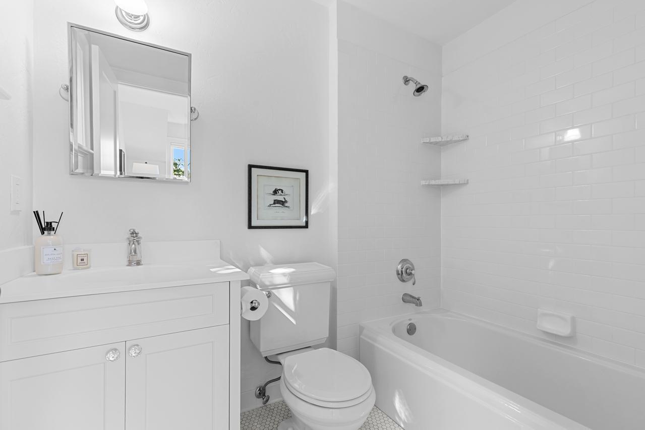 Orono, Minnesota, 55364, United States, 4 Bedrooms Bedrooms, ,4 BathroomsBathrooms,Residential,For Sale,1988176