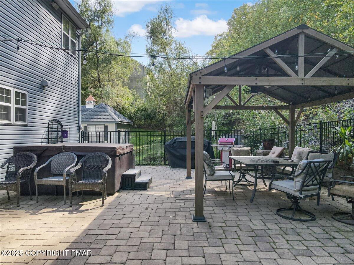 East Stroudsburg, Pennsylvania, 18302, United States, 5 Bedrooms Bedrooms, ,4 BathroomsBathrooms,Residential,For Sale,1980579